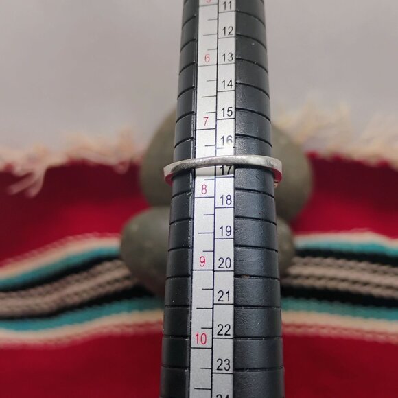 Sterling Silver Infinity Knot Ring W/ Opal Inlay and Cubic Zirconia Size 7.5 - Picture 3 of 4